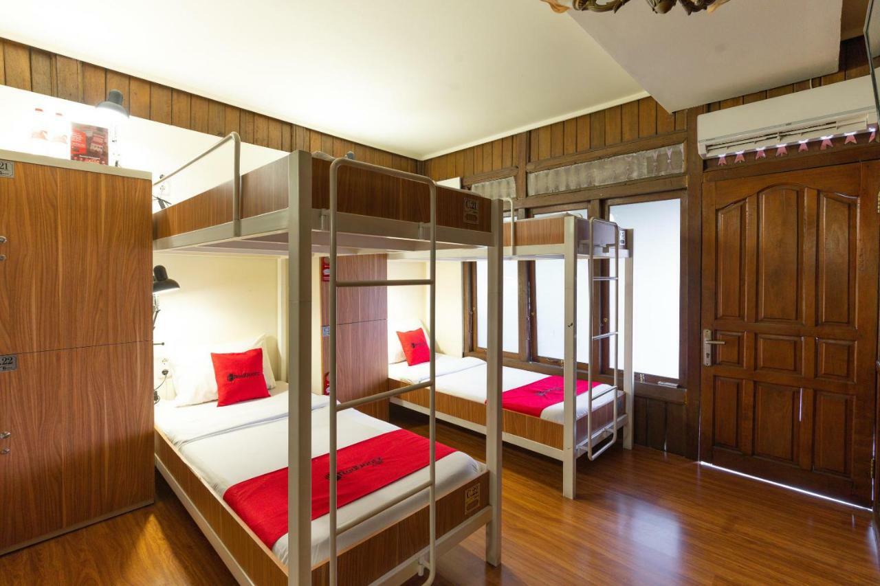 Reddoorz Hostel @ Dago 2 Бандунг Экстерьер фото