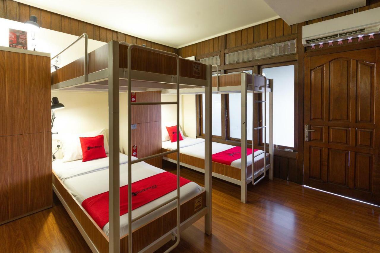 Reddoorz Hostel @ Dago 2 Бандунг Экстерьер фото